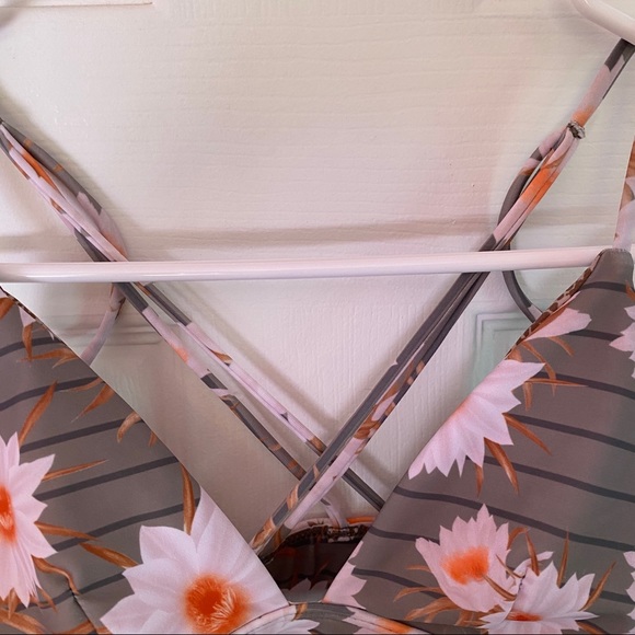 ❌SOLD‼️Acacia Dragon Stripe Awapuhi Top - Picture 4 of 5